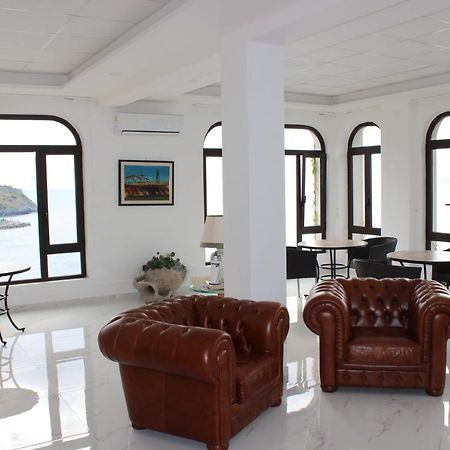 Hotel Палинуро Екстериор снимка