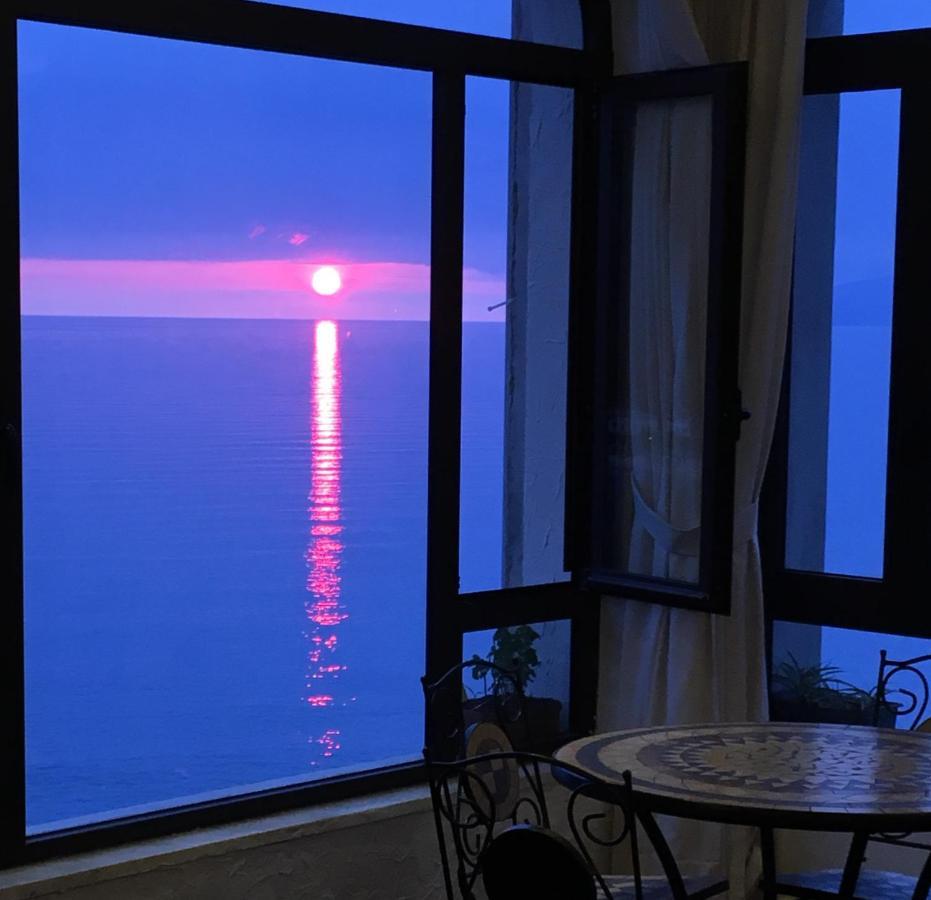 Hotel Палинуро Екстериор снимка